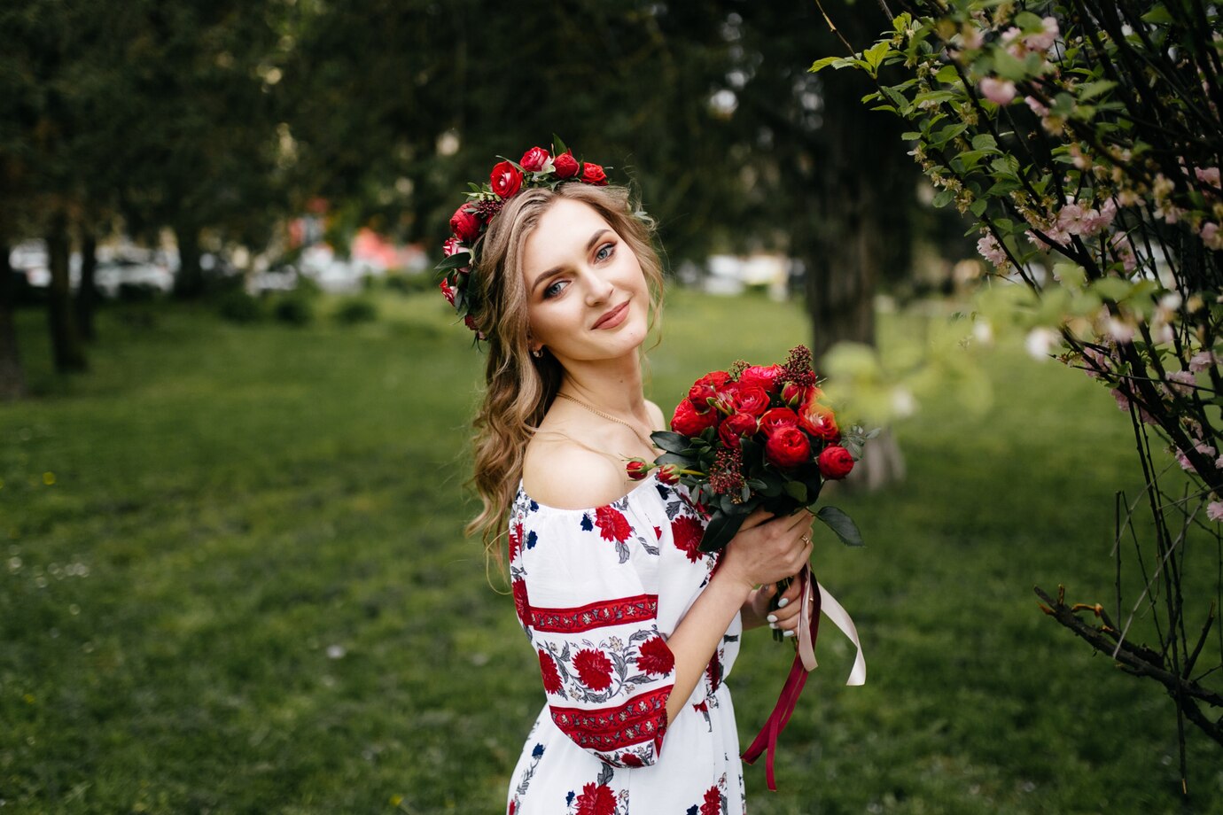 traditional Romanian women